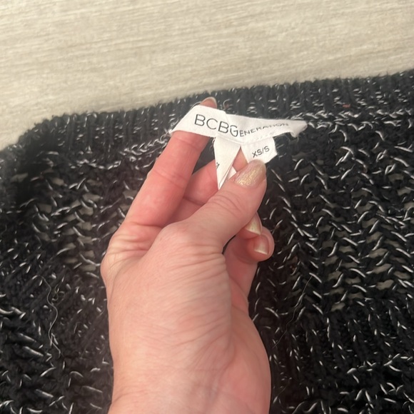 BCBGeneration Black & White Knit Cropped Sweater Top XS/S - Picture 4 of 7